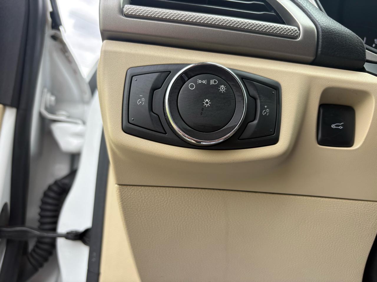 Ford Fusion 4dr Sdn SE FWD 2016