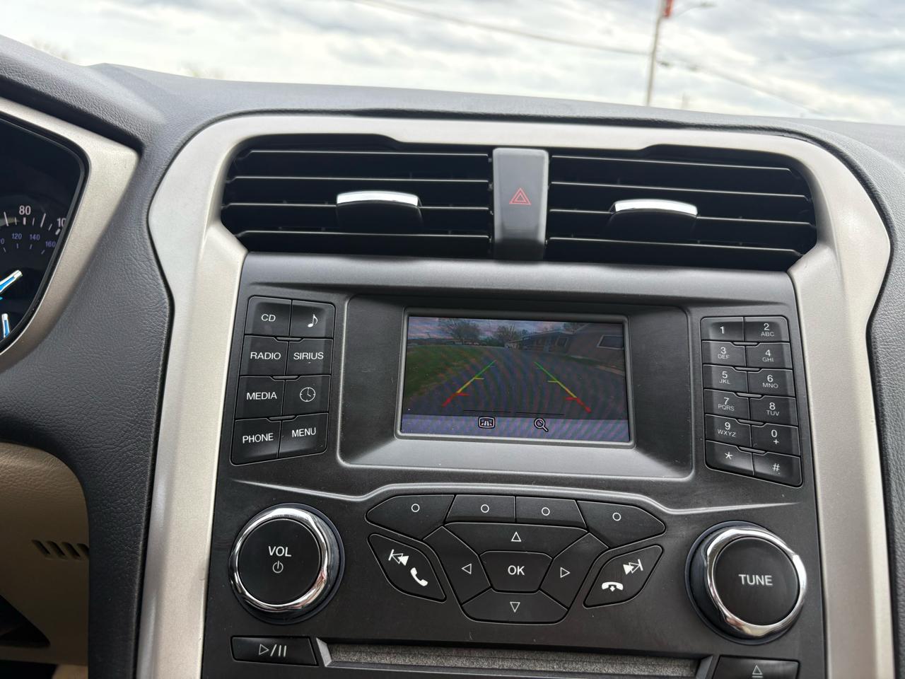 Ford Fusion 4dr Sdn SE FWD 2016