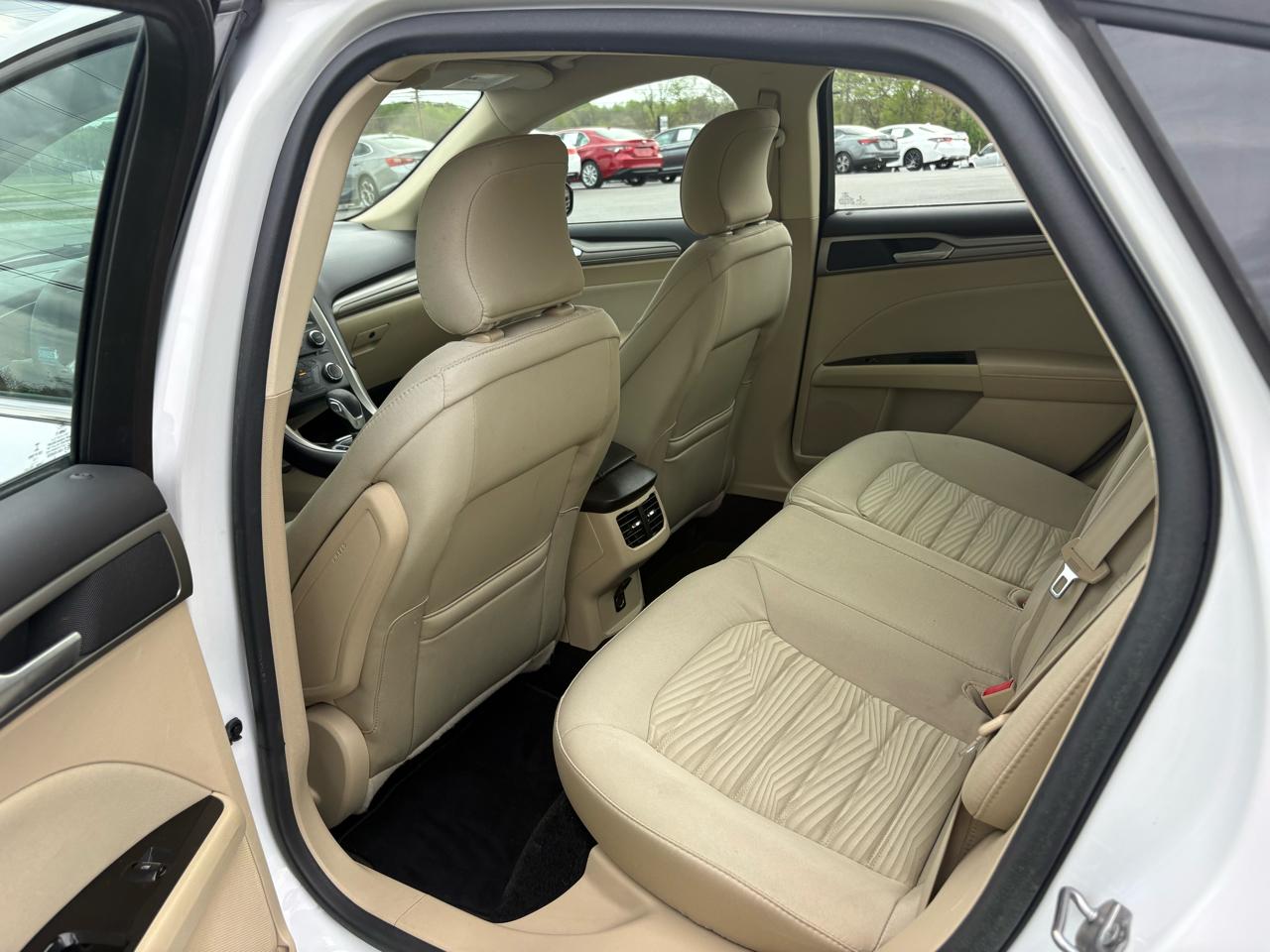 Ford Fusion 4dr Sdn SE FWD 2016