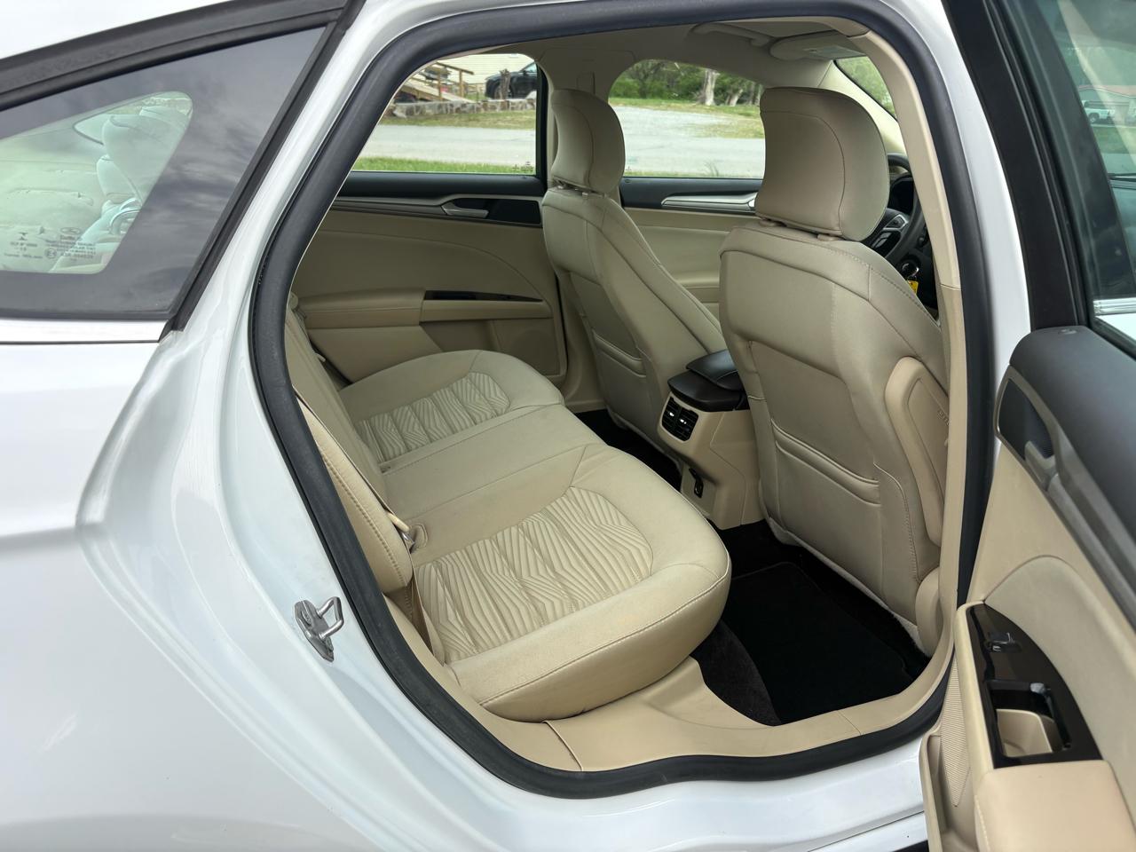 Ford Fusion 4dr Sdn SE FWD 2016