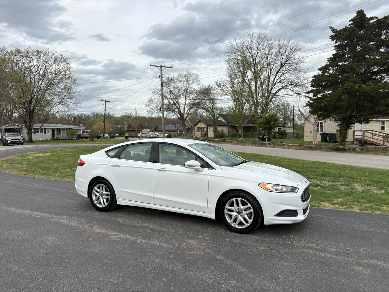 Ford Fusion 4dr Sdn SE FWD 2016