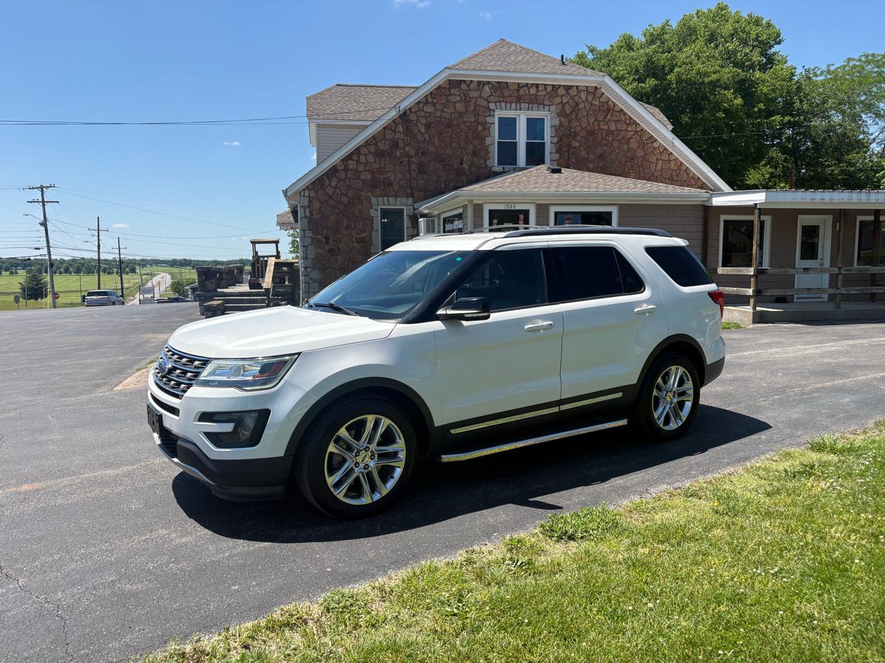 2016 Ford Explorer 4WD 4dr XLT