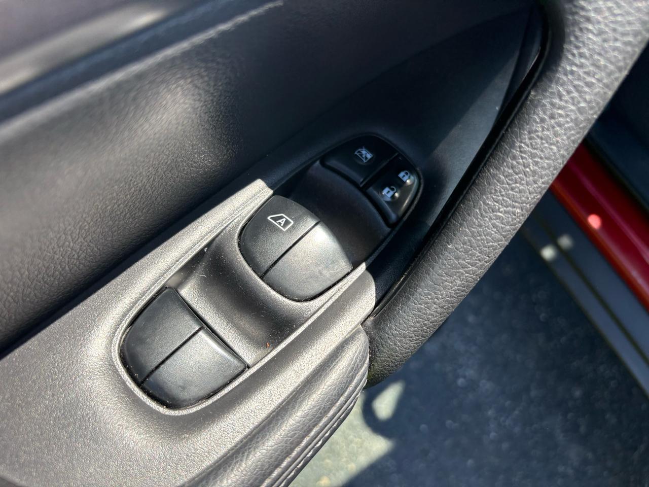 Nissan Rogue AWD 4dr SV 2015