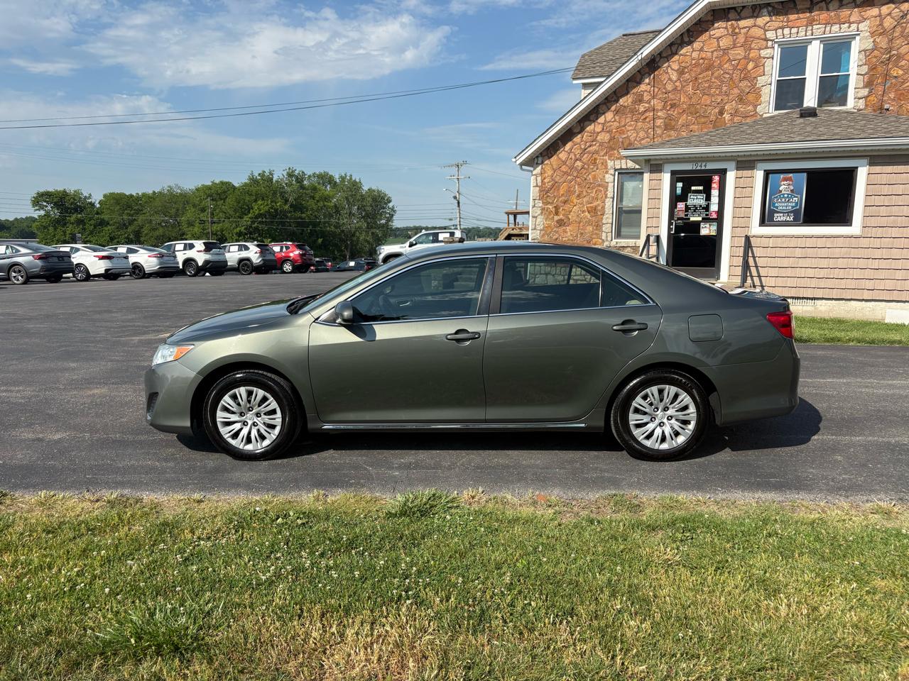 Toyota Camry 4dr Sdn LE Auto 2012