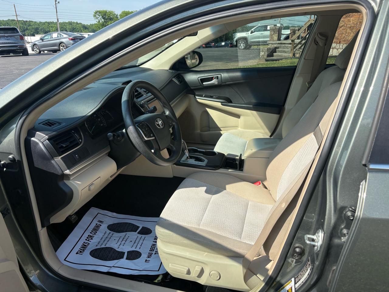 Toyota Camry 4dr Sdn LE Auto 2012