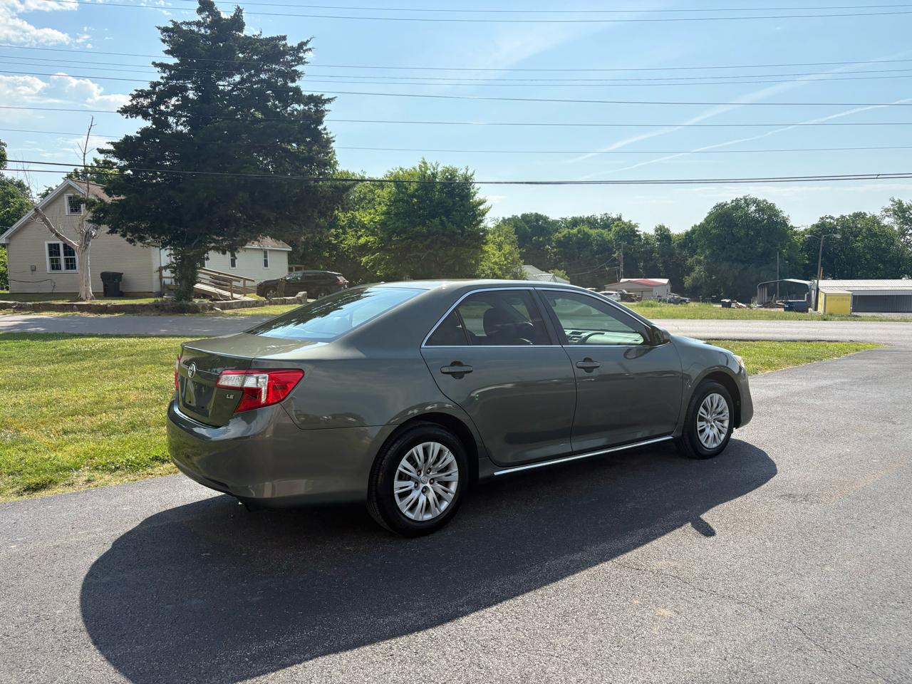 Toyota Camry 4dr Sdn LE Auto 2012