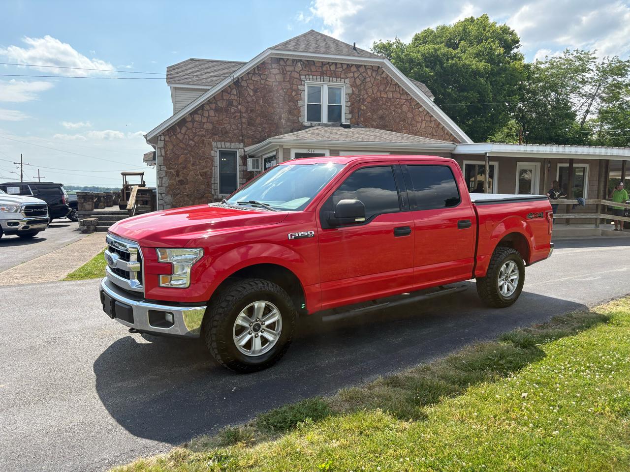 2015 Ford F-150 4WD SuperCrew 145" XLT