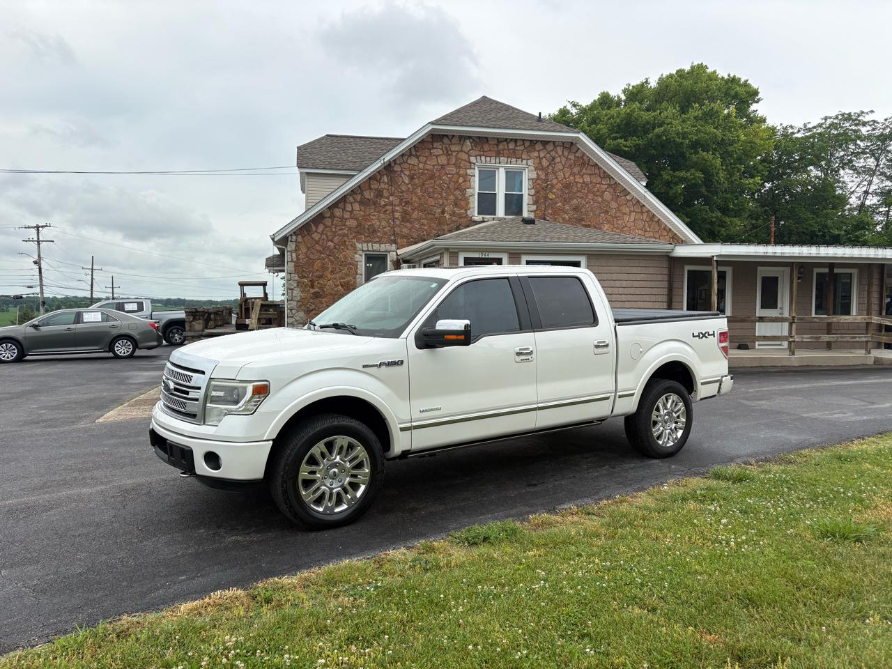 2014 Ford F-150 4WD SuperCrew 145" Platinum