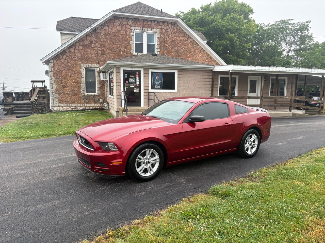 2014 Ford Mustang 2dr Cpe V6