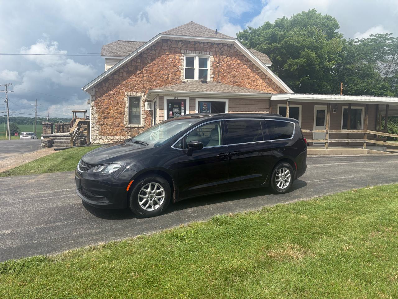 2021 Chrysler Voyager LXI FWD