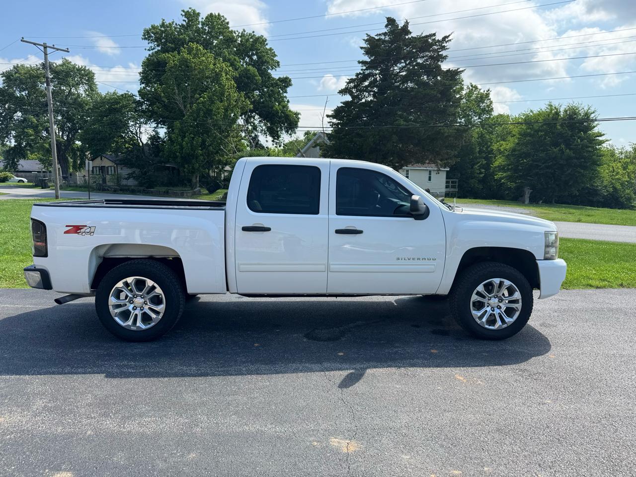 Chevrolet Silverado 1500 4WD Crew Cab 143.5" LT 2011