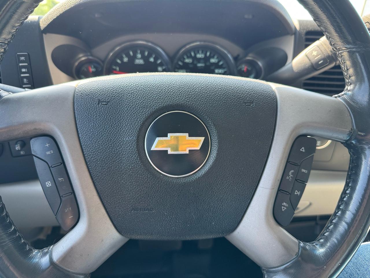 Chevrolet Silverado 1500 4WD Crew Cab 143.5" LT 2011