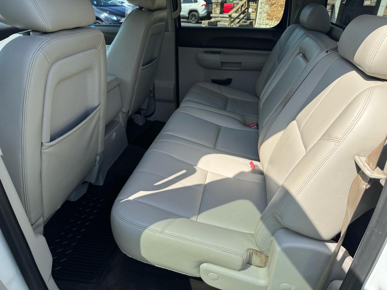 Chevrolet Silverado 1500 4WD Crew Cab 143.5" LT 2011