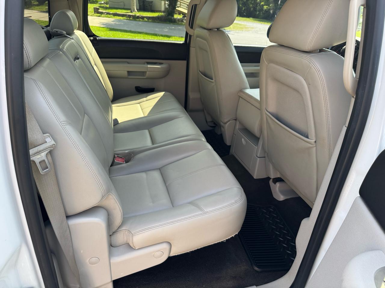 Chevrolet Silverado 1500 4WD Crew Cab 143.5" LT 2011
