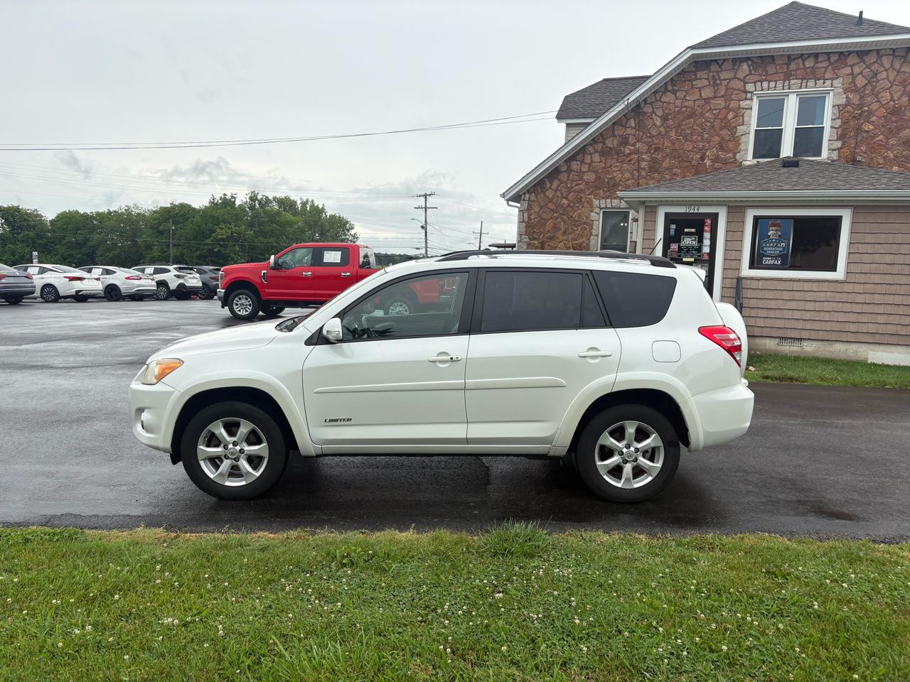 Toyota RAV4 Limited FWD 2010