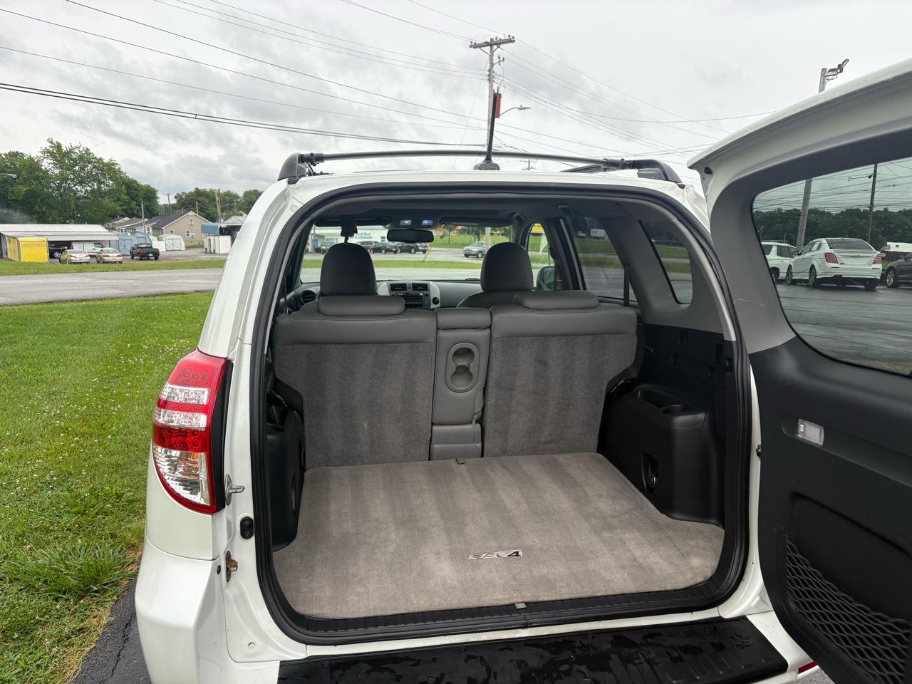 Toyota RAV4 Limited FWD 2010