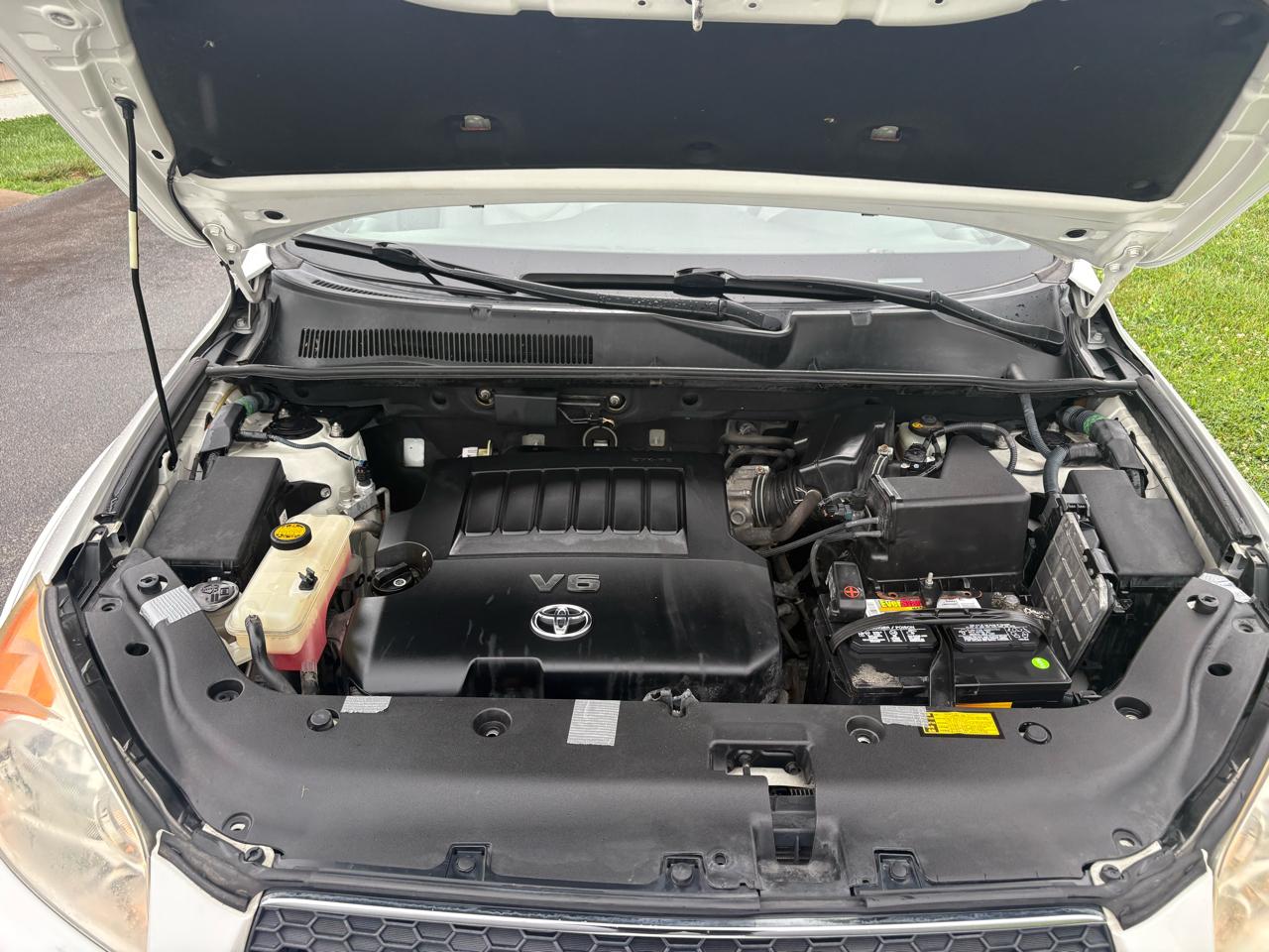 Toyota RAV4 Limited FWD 2010