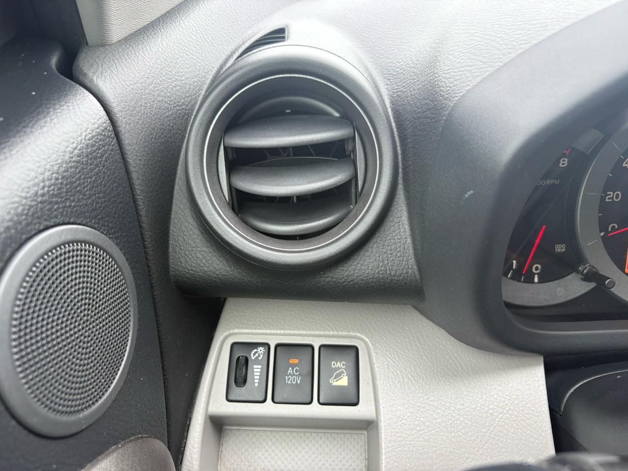 Toyota RAV4 Limited FWD 2010