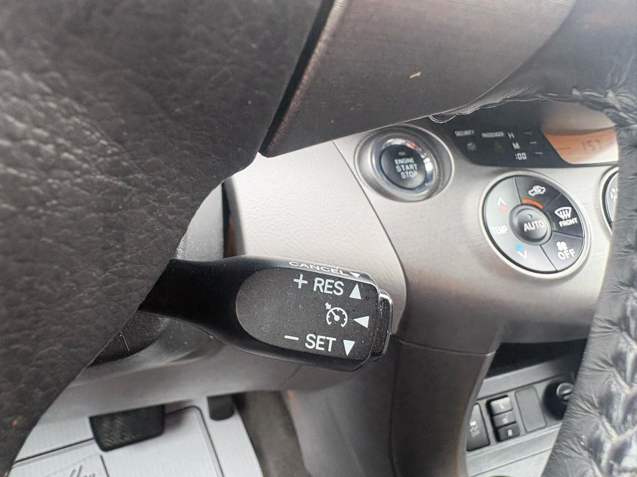 Toyota RAV4 Limited FWD 2010