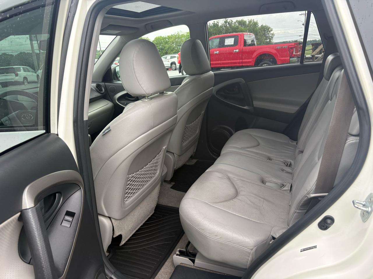 Toyota RAV4 Limited FWD 2010