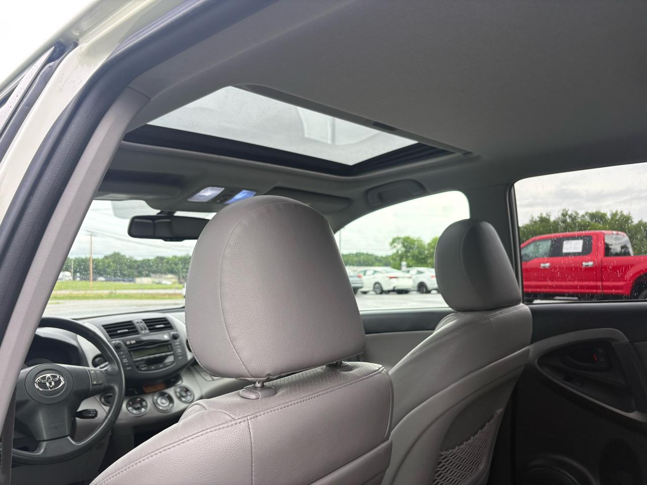Toyota RAV4 Limited FWD 2010