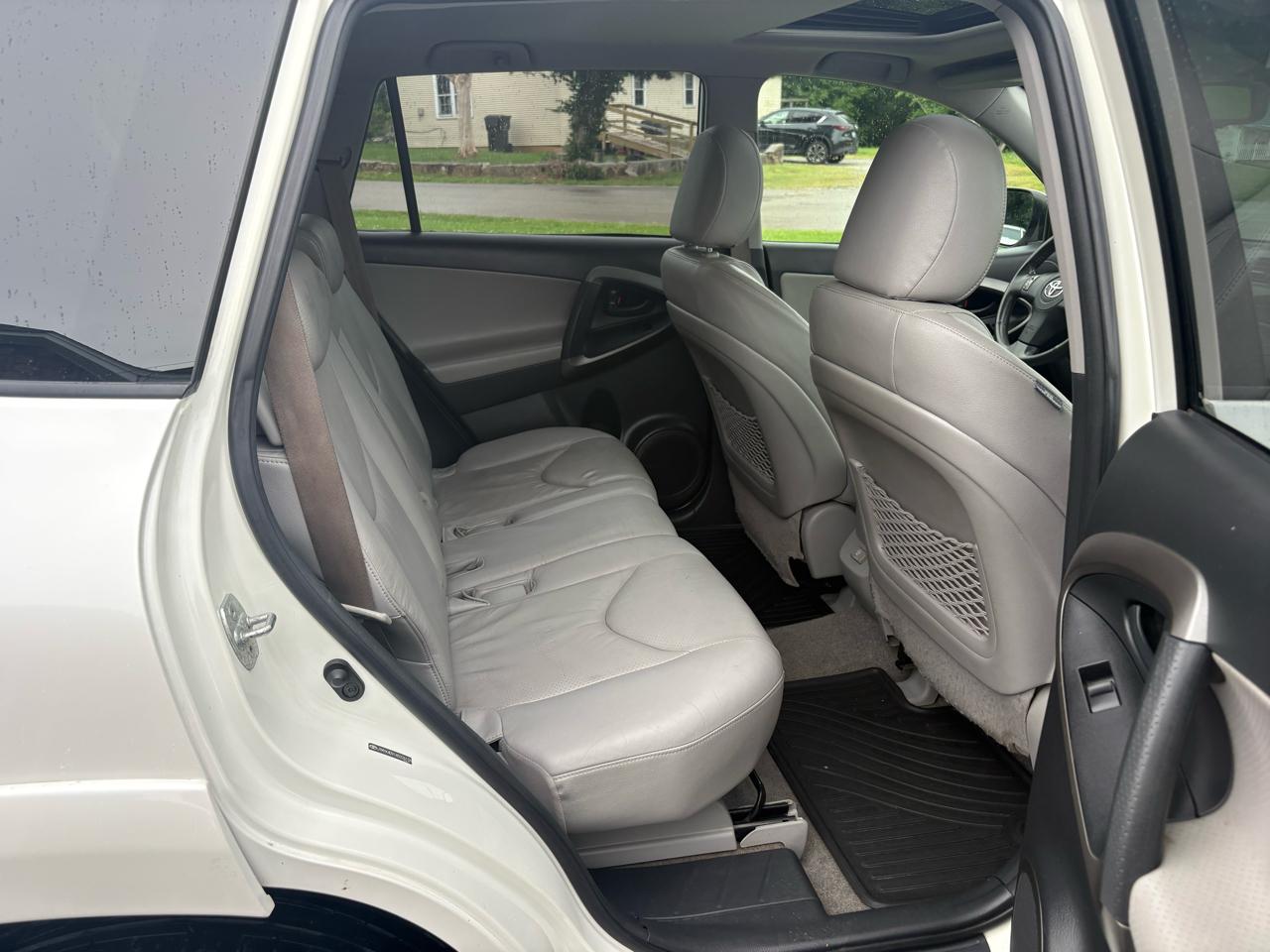 Toyota RAV4 Limited FWD 2010