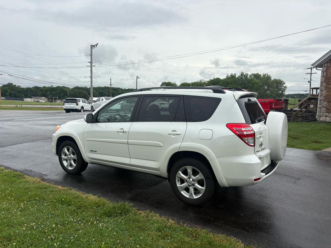 Toyota RAV4 Limited FWD 2010