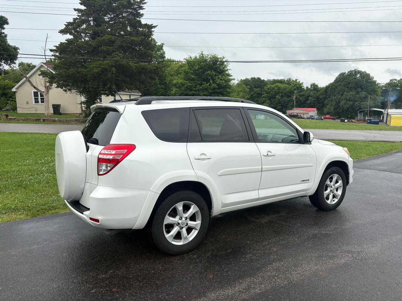 Toyota RAV4 Limited FWD 2010