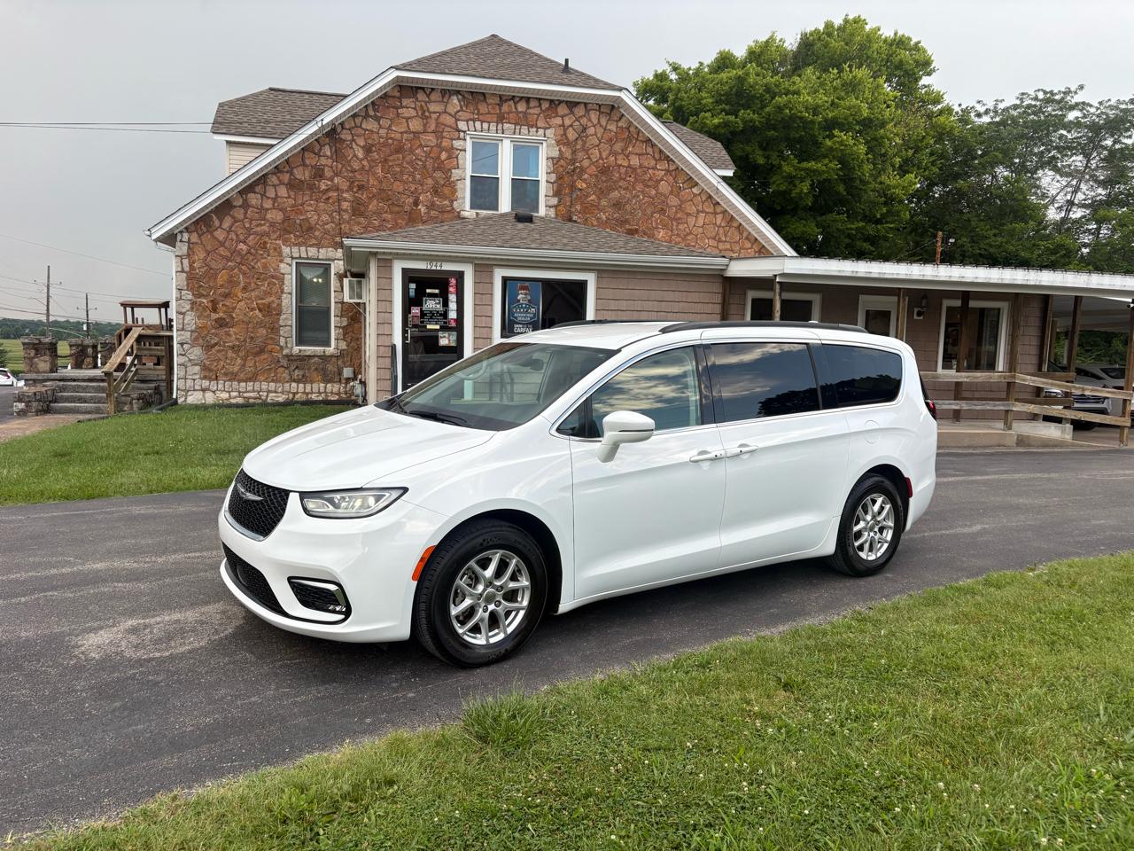 2022 Chrysler Pacifica Touring L FWD