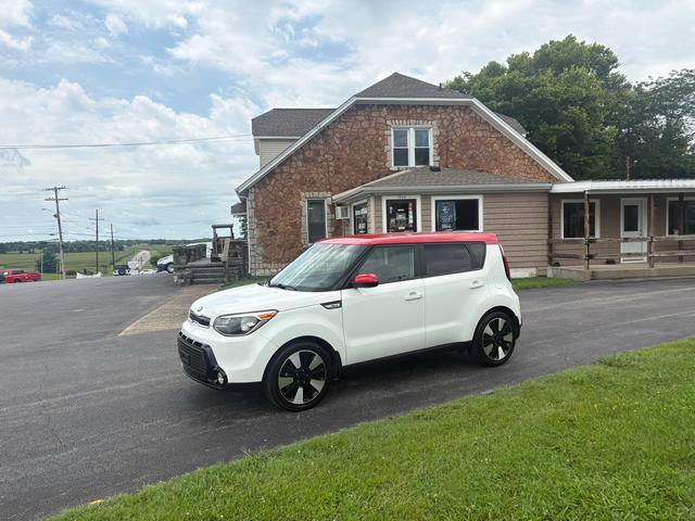 White 2016 Kia Soul Wagon Front-Wheel Drive Automatic