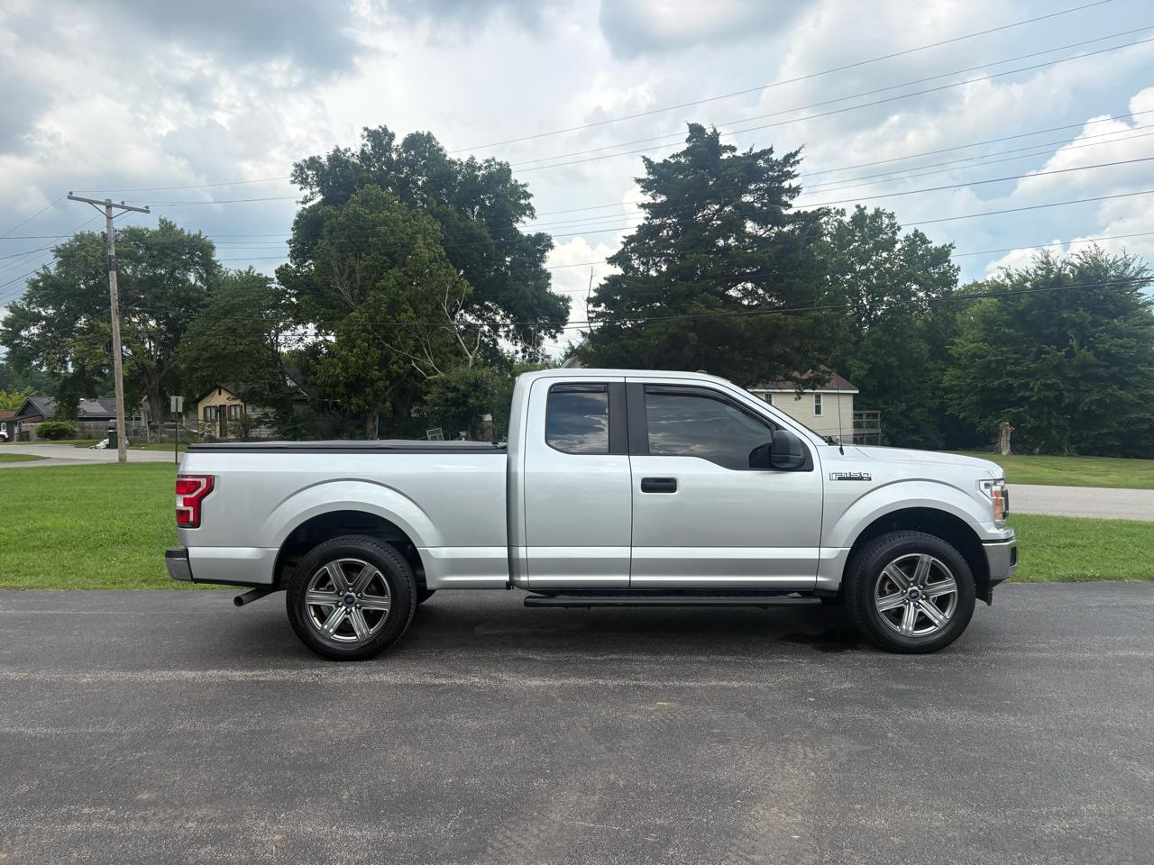 Ford F-150 2WD SuperCab 145" XL 2019