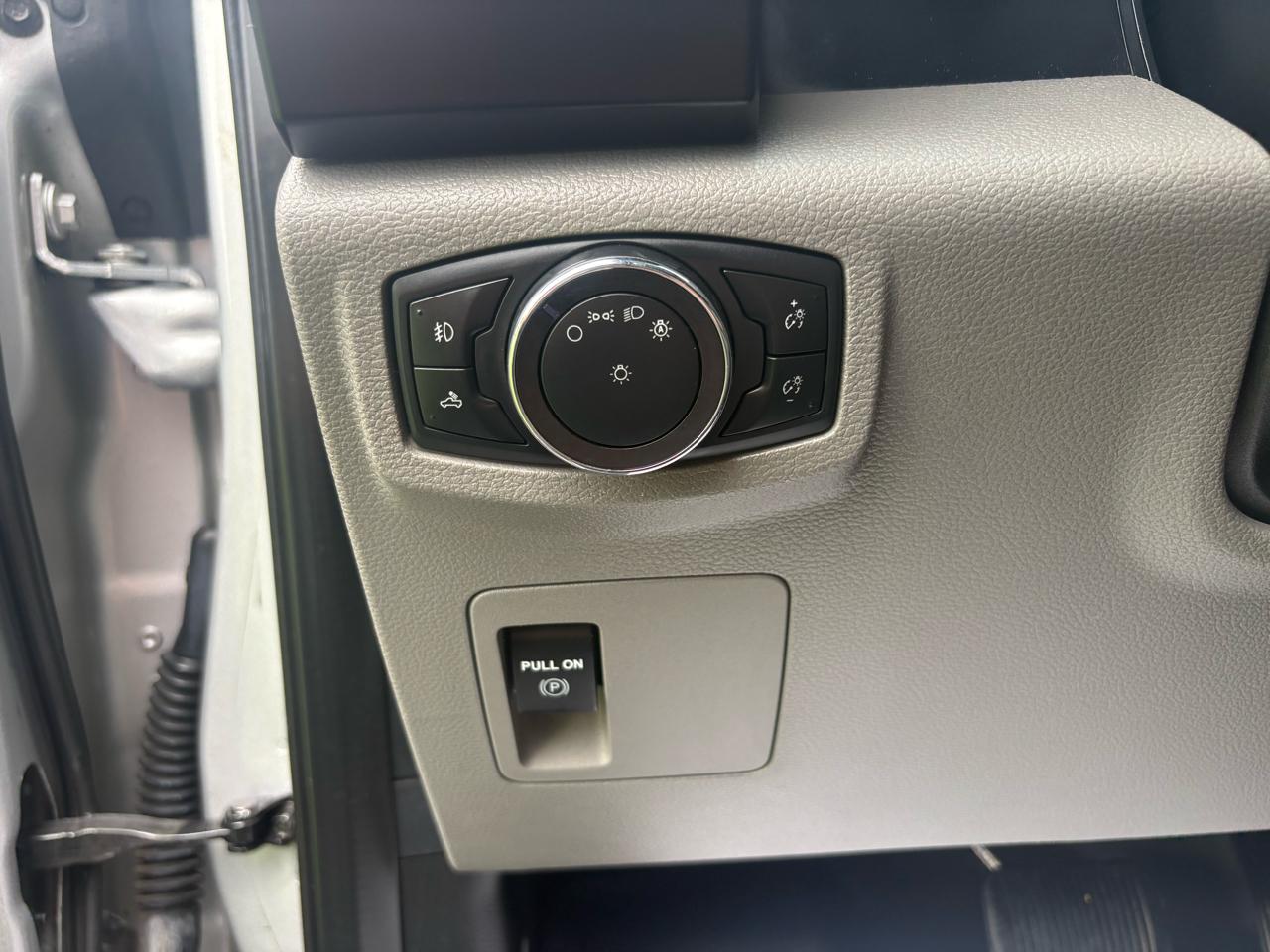 Ford F-150 2WD SuperCab 145" XL 2019