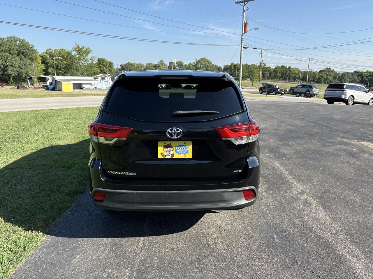 Toyota Highlander LE V6 AWD (Natl) 2019