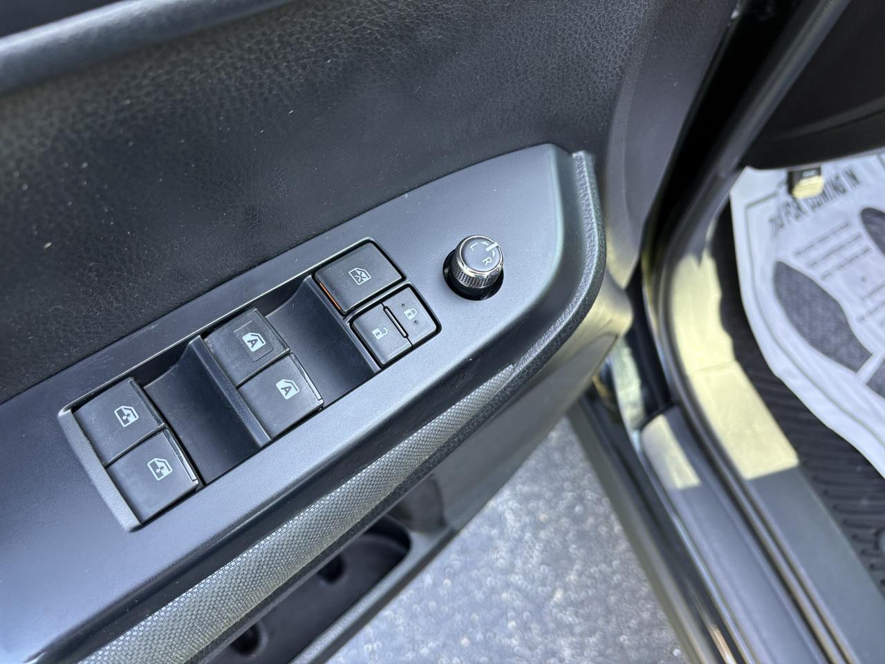 Toyota Highlander LE V6 AWD (Natl) 2019
