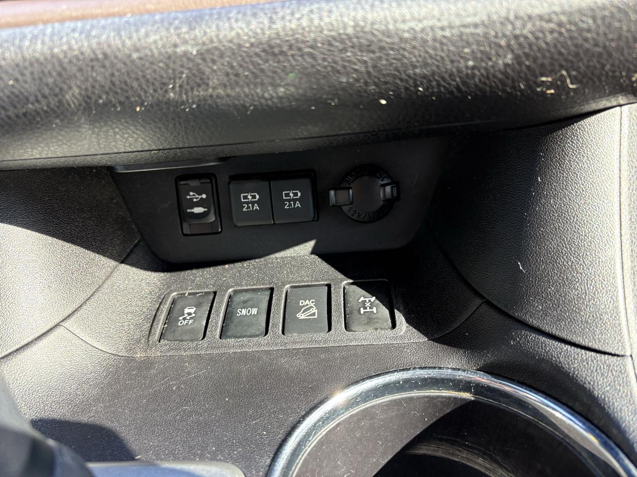 Toyota Highlander LE V6 AWD (Natl) 2019