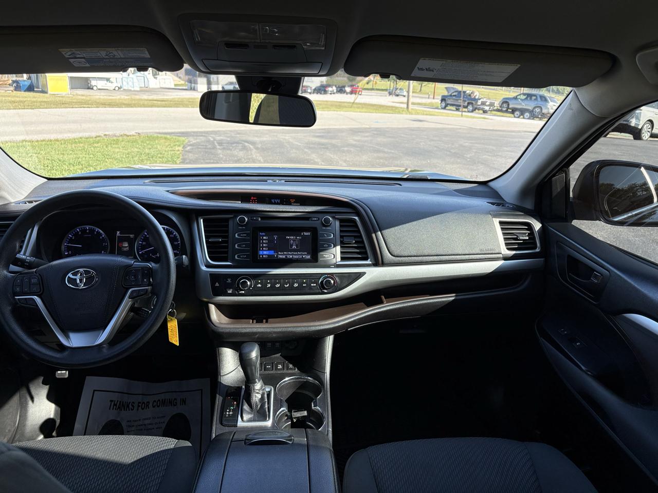 Toyota Highlander LE V6 AWD (Natl) 2019
