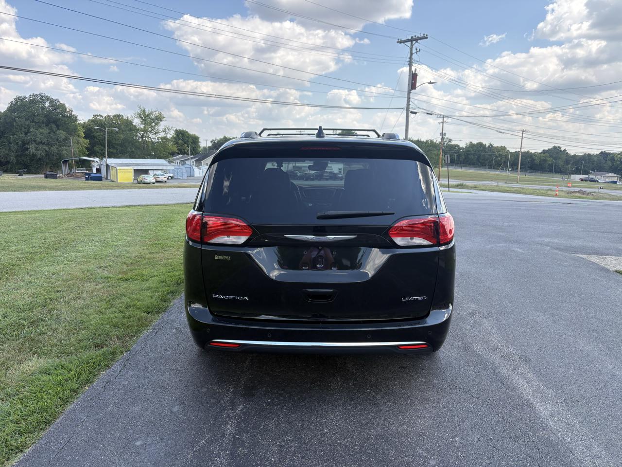 Chrysler Pacifica Limited FWD 2017