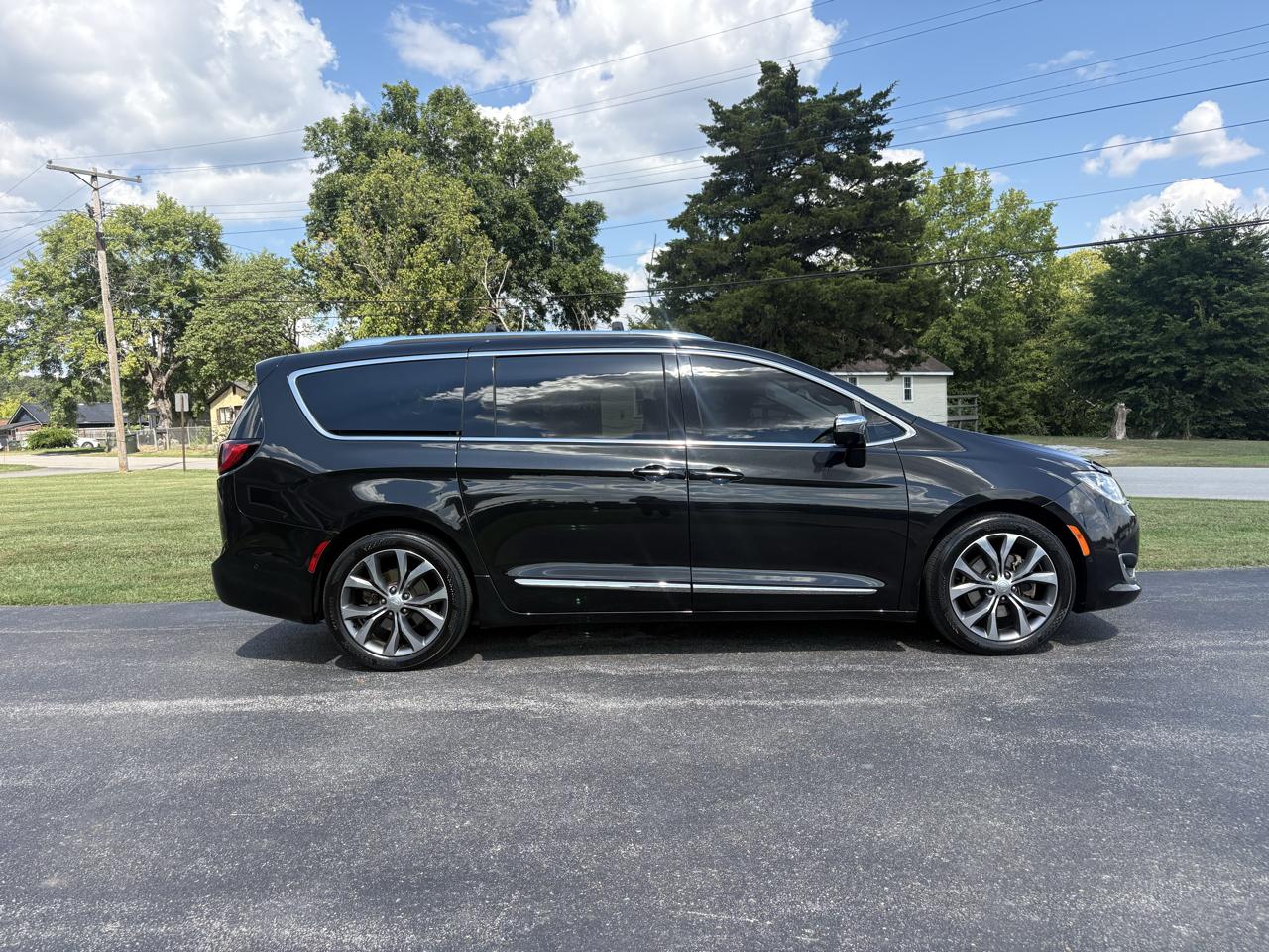 Chrysler Pacifica Limited FWD 2017