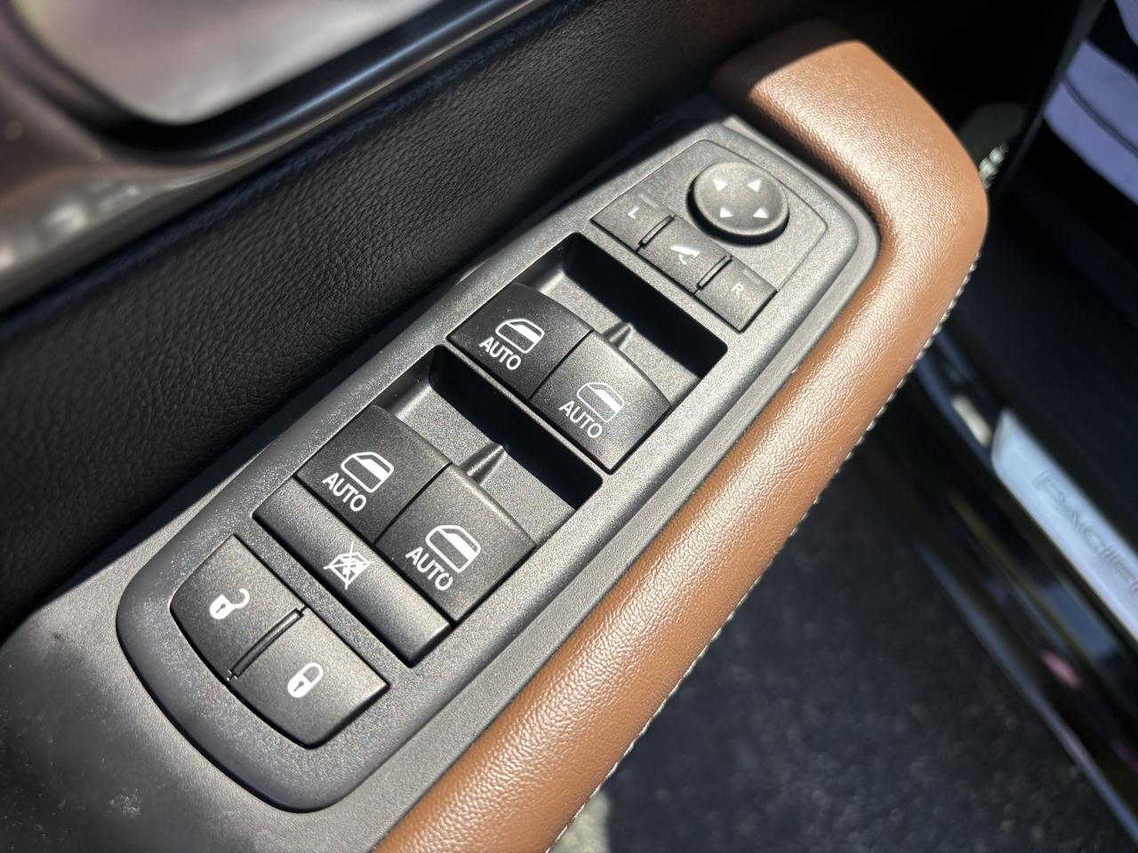 Chrysler Pacifica Limited FWD 2017