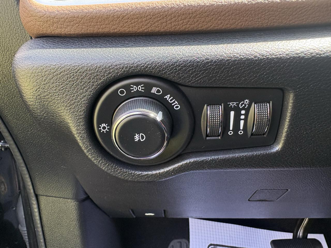 Chrysler Pacifica Limited FWD 2017