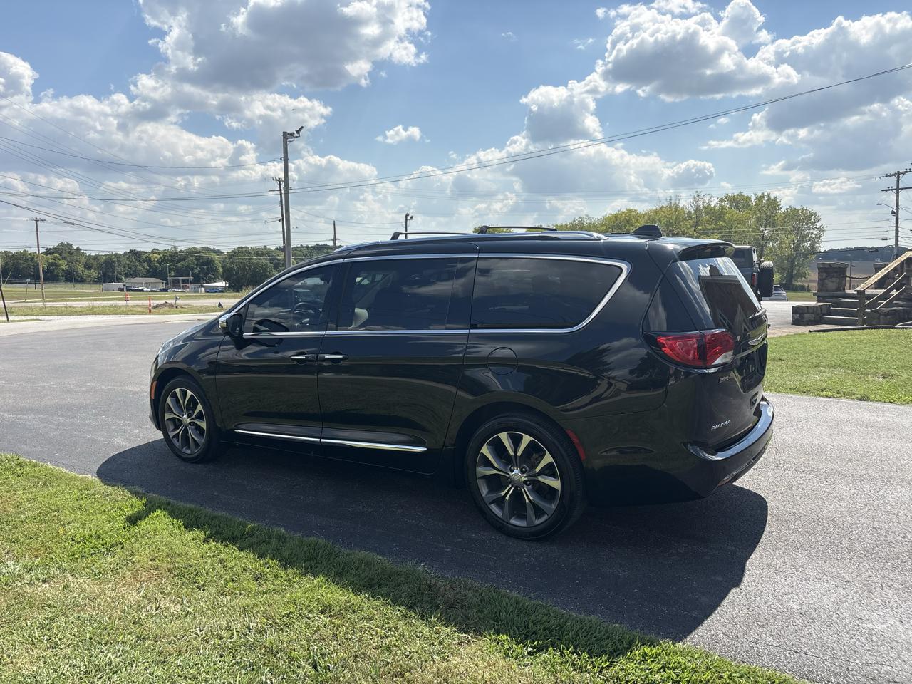 Chrysler Pacifica Limited FWD 2017