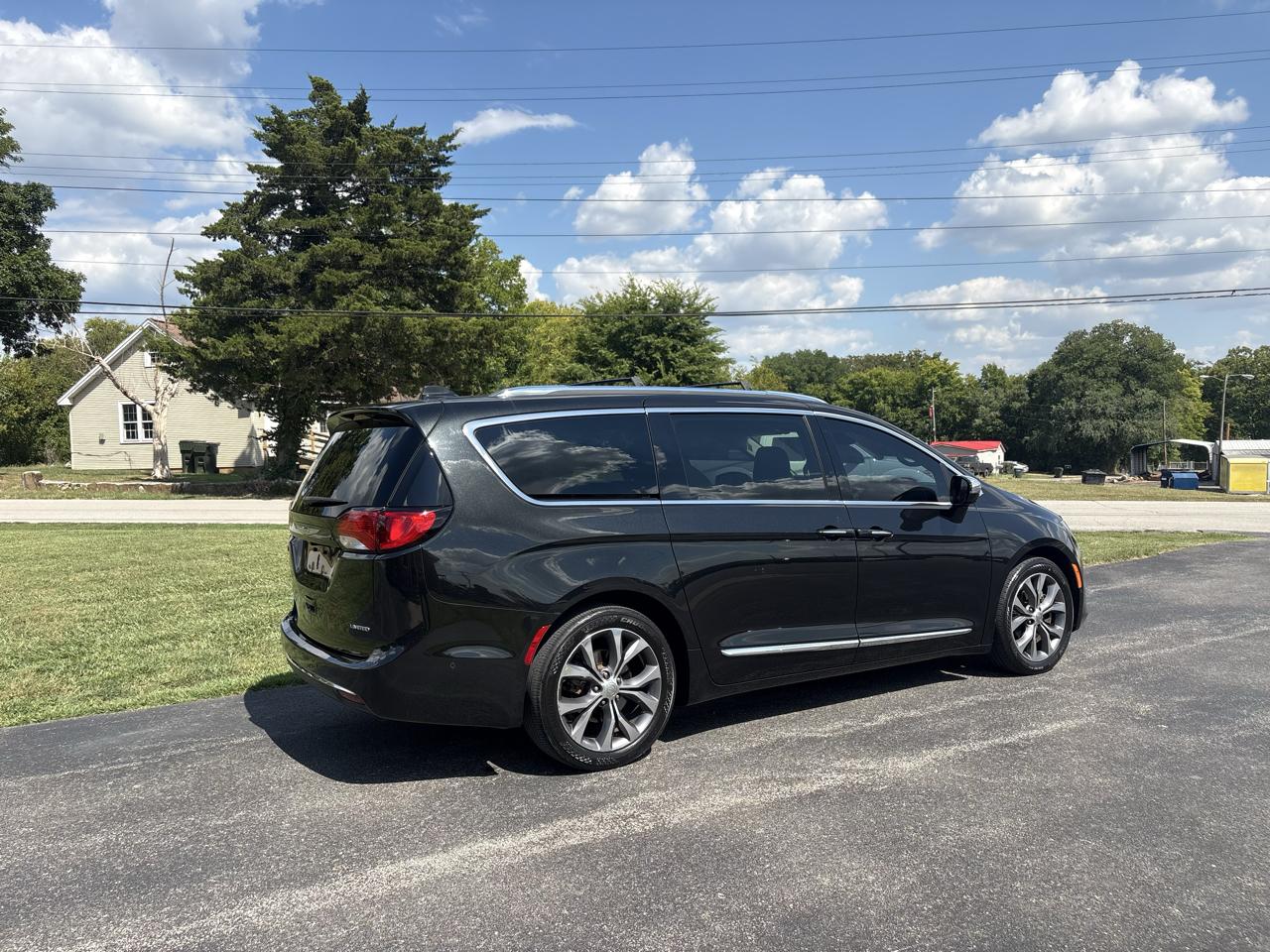 Chrysler Pacifica Limited FWD 2017