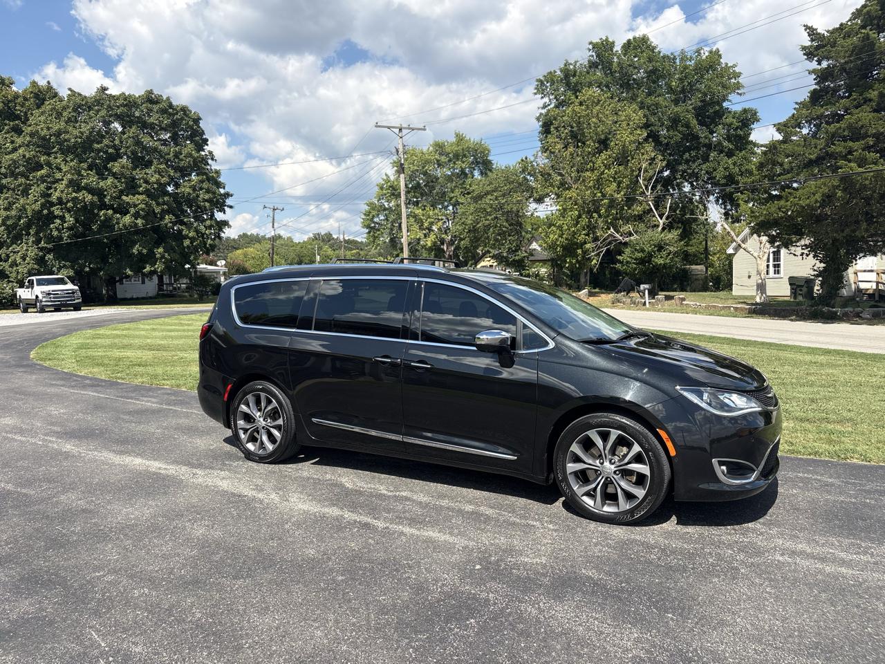 Chrysler Pacifica Limited FWD 2017