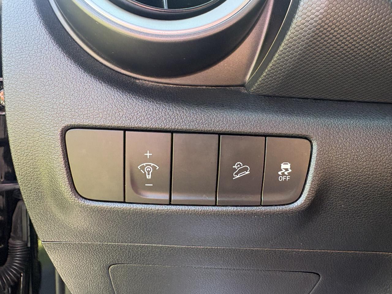 Hyundai Kona SEL Auto FWD 2023