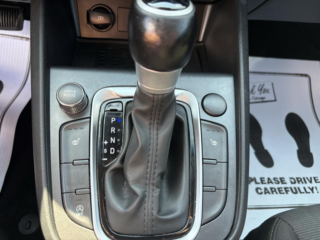 Hyundai Kona SEL Auto FWD 2023