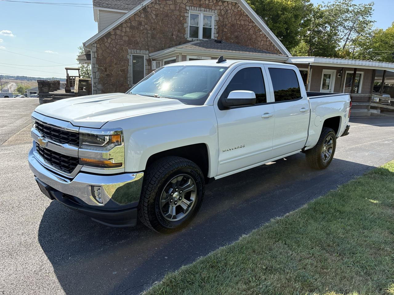 2018 Chevrolet Silverado 1500 4WD Crew Cab 143.5" LT w/1LT