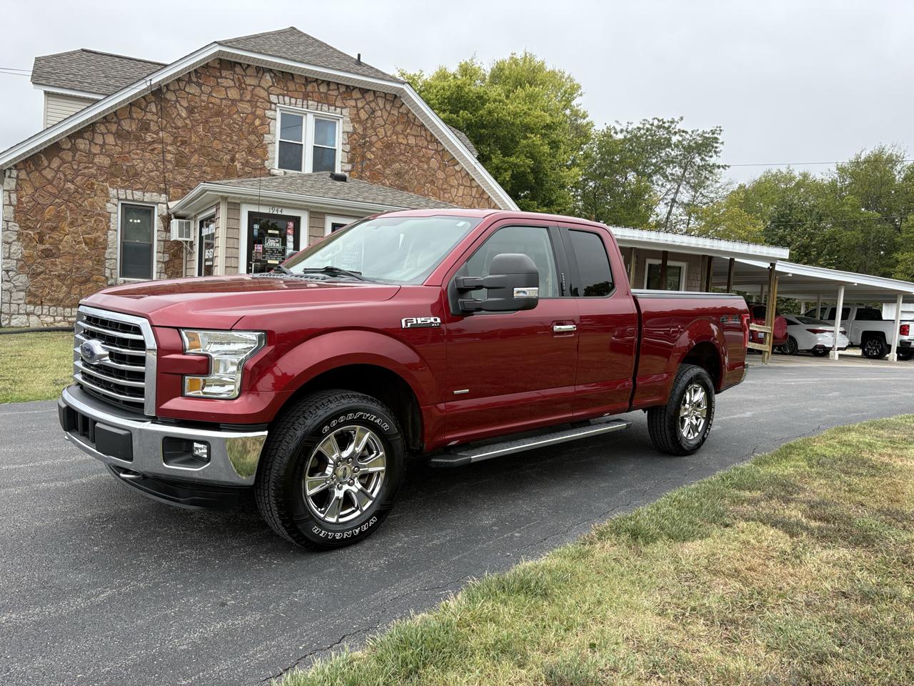 2015 Ford F-150 4WD SuperCab 163" XLT