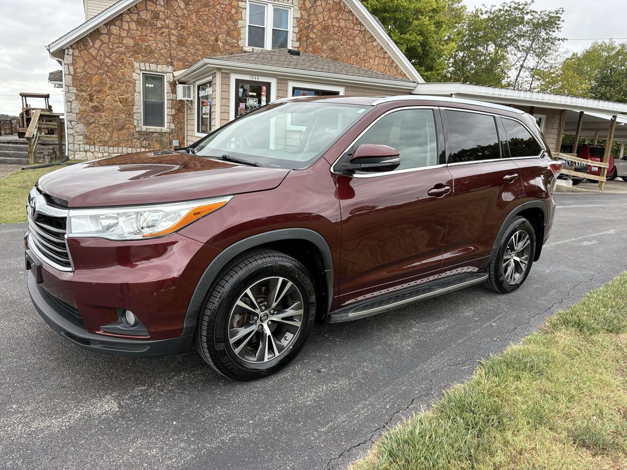 2016 Toyota Highlander AWD 4dr V6 XLE (Natl)