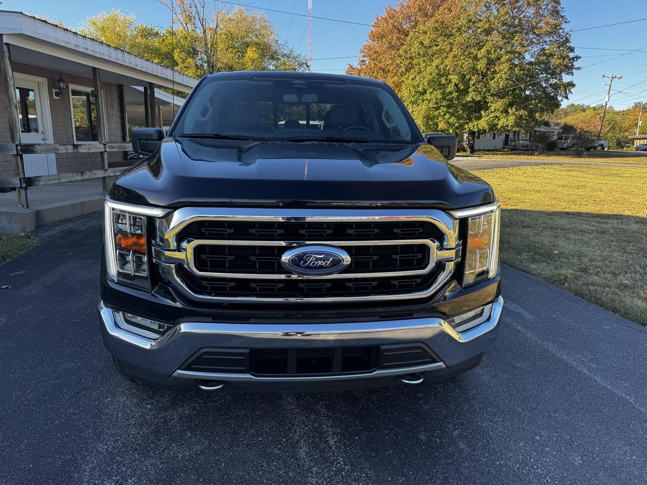 Ford F-150 4WD SuperCrew 139" XLT 2021