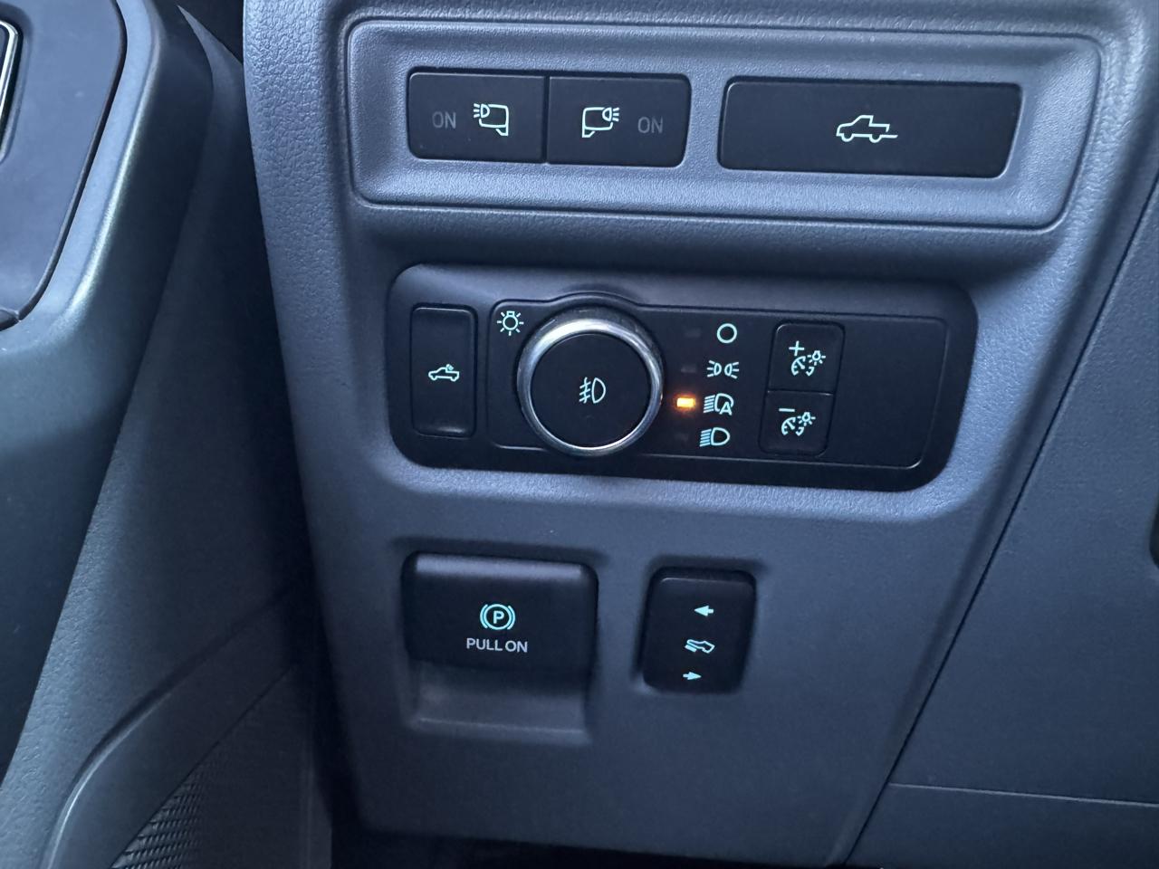 Ford F-150 4WD SuperCrew 139" XLT 2021